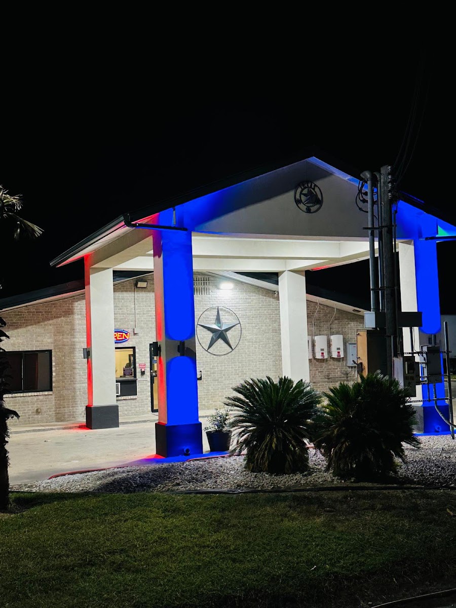 Von Ormy Executive Inn